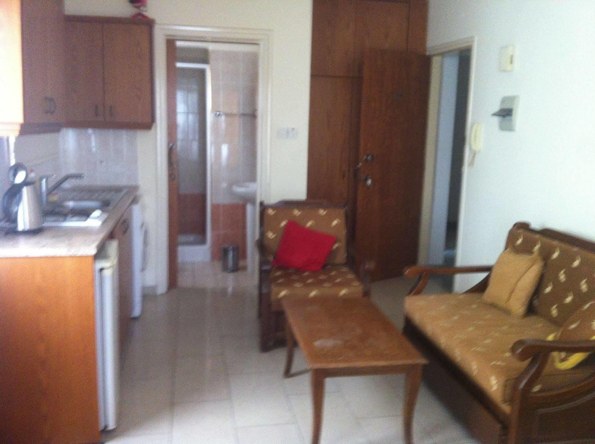 Zakos Court Apartments Larnaca Exterior photo
